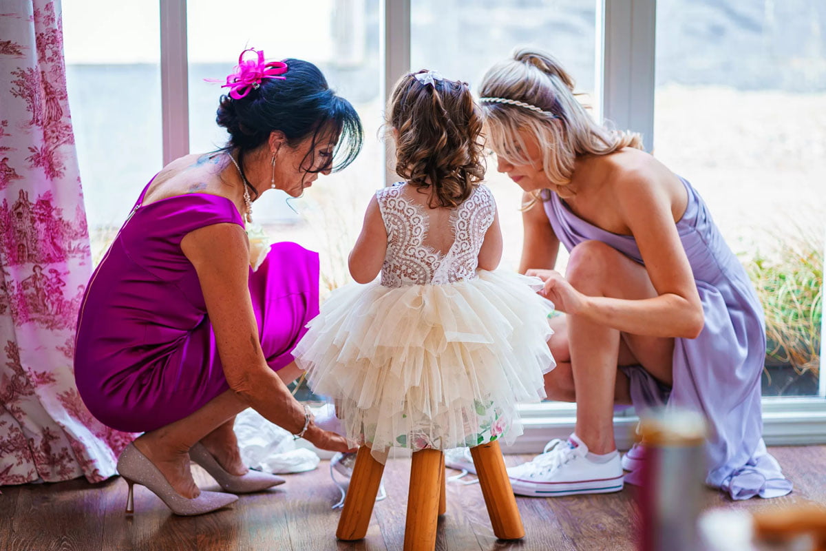 wedding photographers in hertfordshire the barns at lodge farm